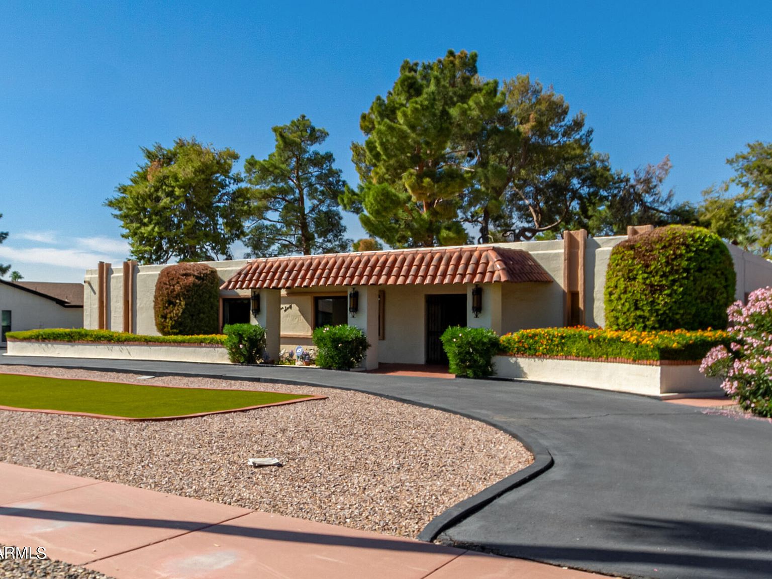 1160 N Villa Nueva Dr