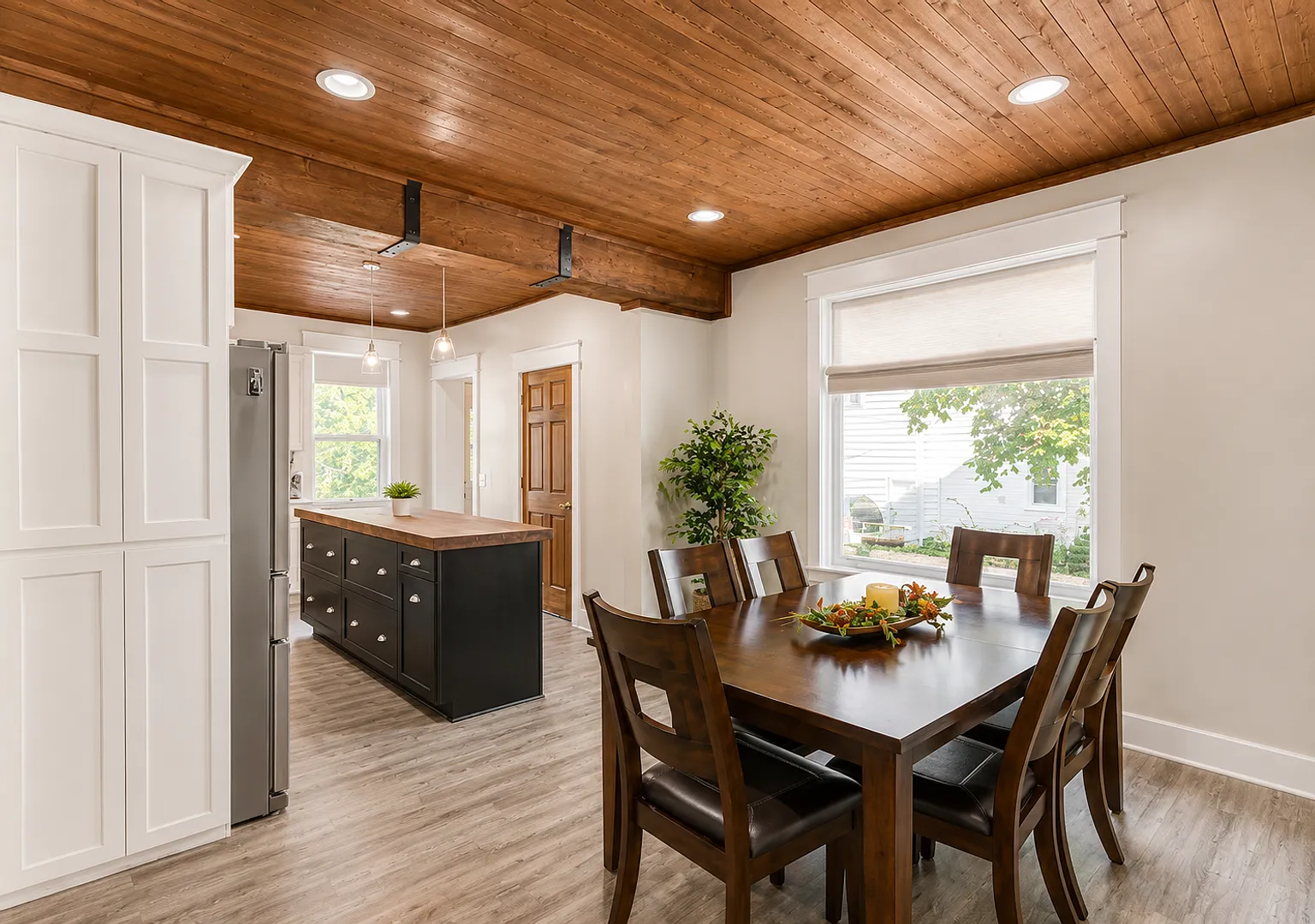5 Bed / 2 Bath Home in Portage, WI — Photo 3