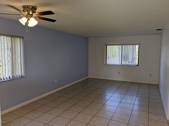 4th image of 2283 Fox Hollow Dr #2283
