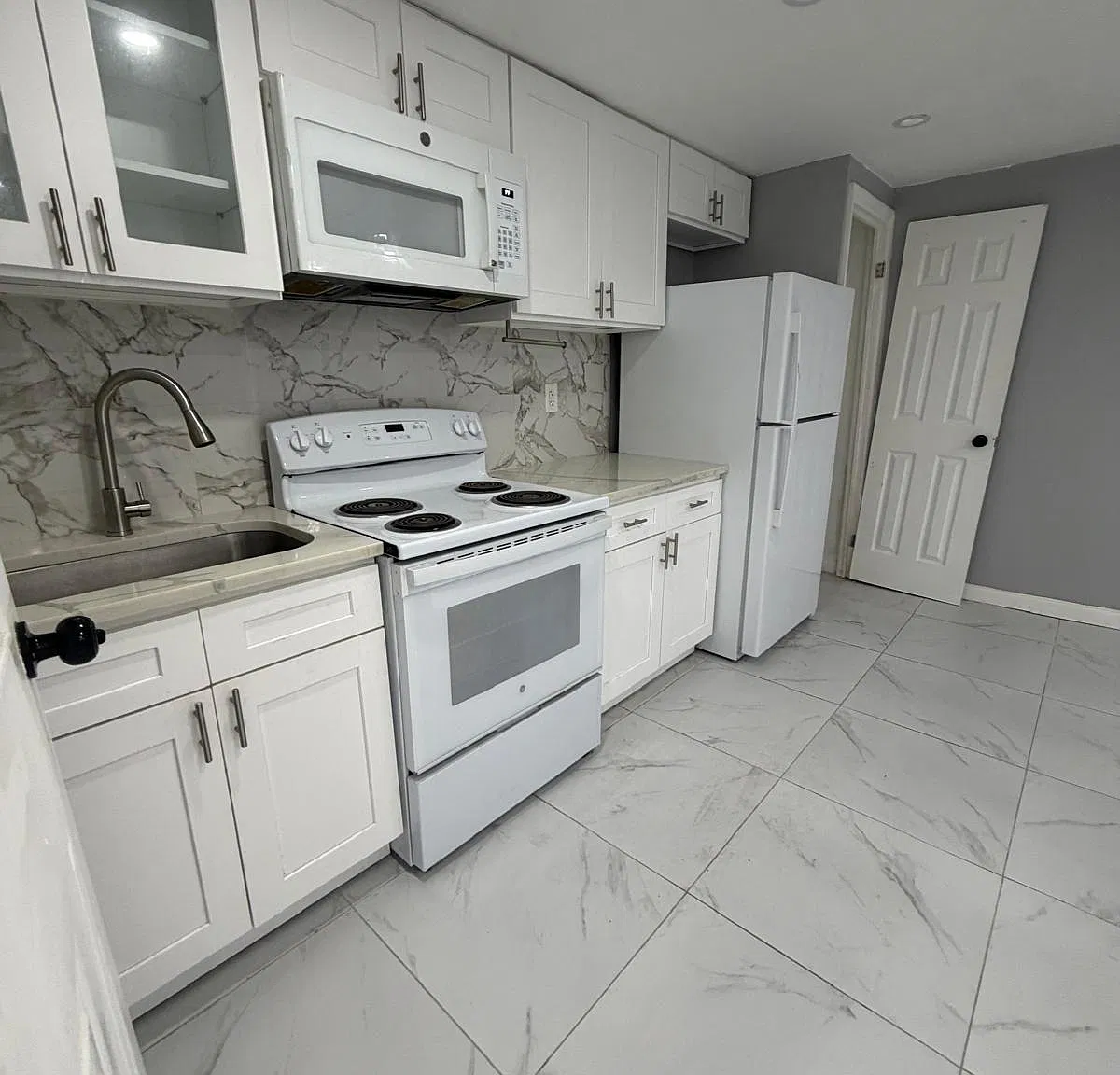 2743 Bronxwood Avenue — Photo 3