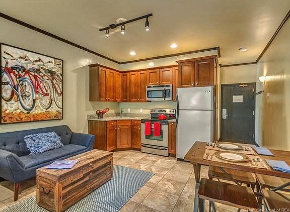 5th image of 2325 Sidewinder Dr #800
