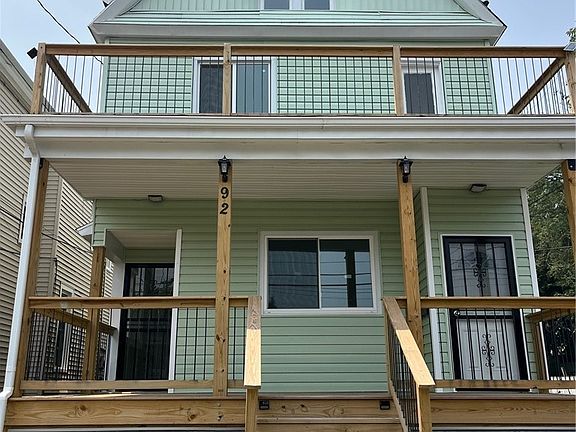 3rd image of 92 Dewitt St
