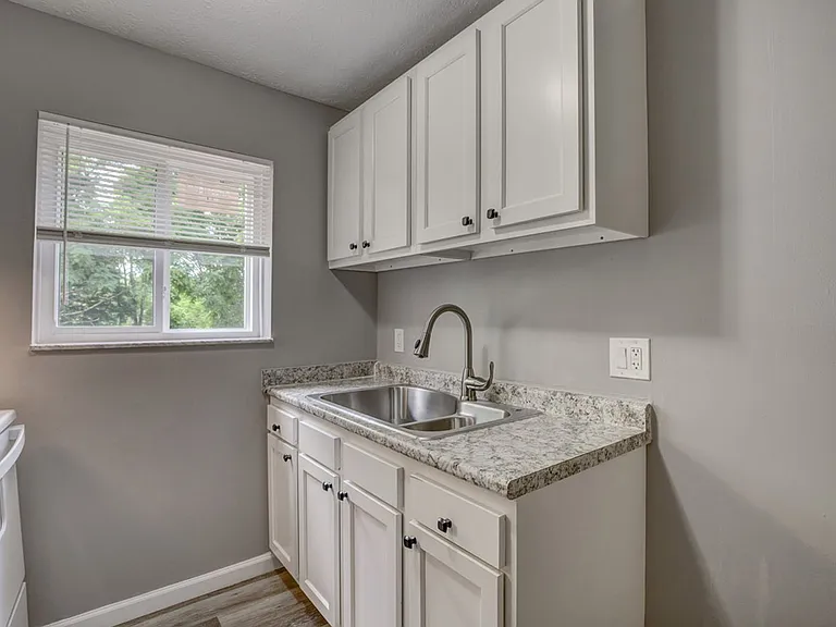 1589 Glen Parker Ave #11 — Photo 6