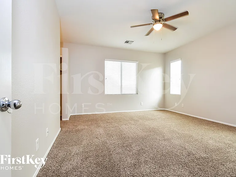 10832 Avenzano St — Photo 8