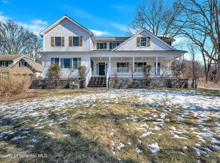 306 Oakford Rd, Clarks Summit, PA 18411