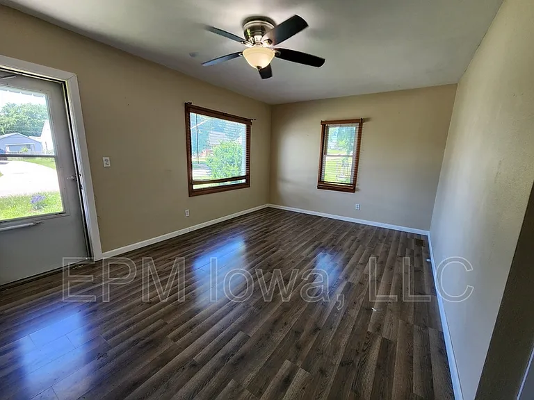 867 Maxwell St — Photo 10