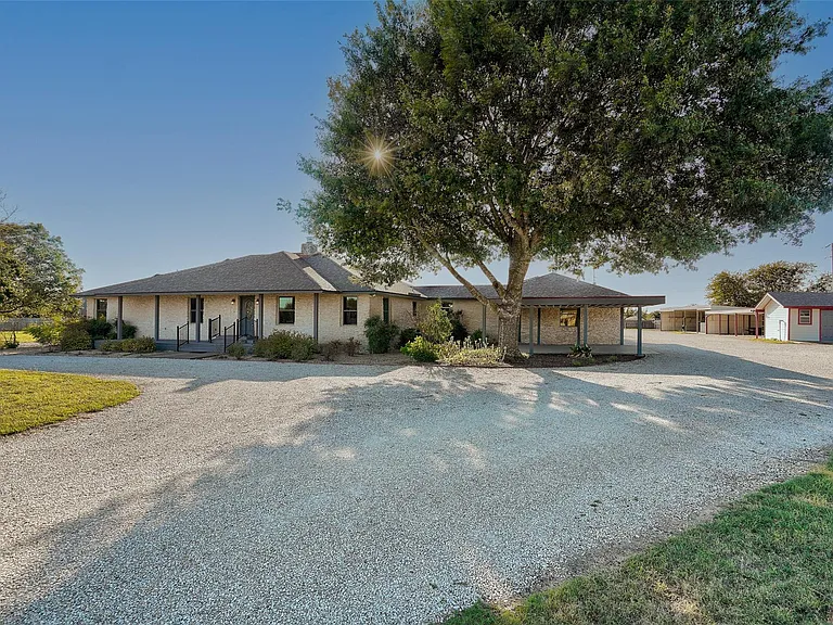 800 County Road 117 — Photo 39