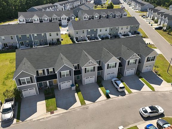 2nd image of 301 Granada St. #D