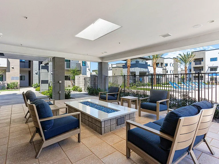 Avari Modern Apartments — Photo 34