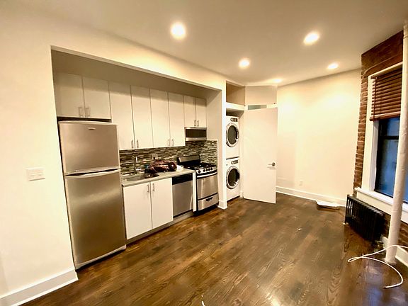 4th image of 239 E 58th St APT 2G