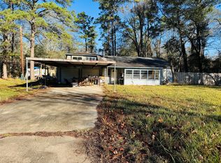 136 Magnolia Ln, Conroe, TX 77304