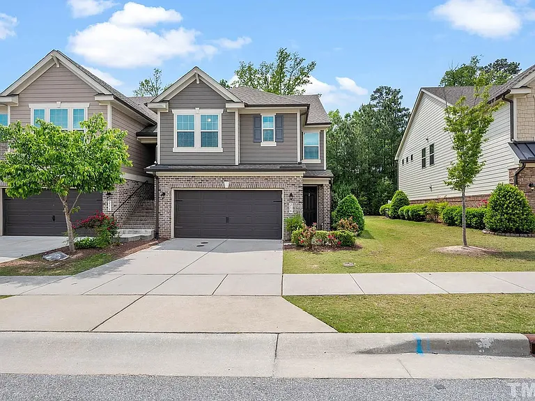 214 Alamosa Pl — Photo 1