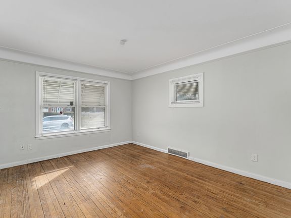 3rd image of 16509 Saint Marys St
