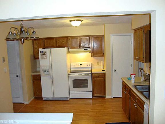 2nd image of 1209 Brahms Dr