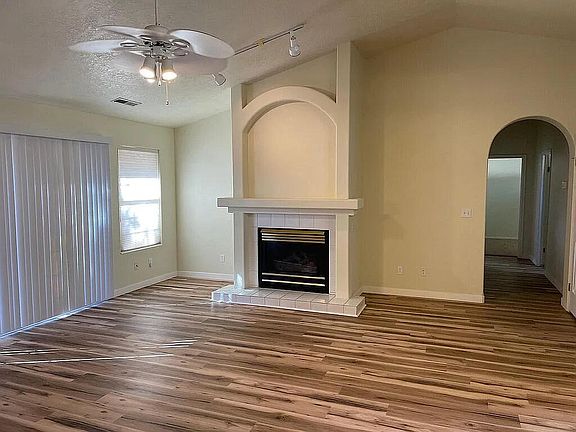 5th image of 1118 E Chokeberry Dr