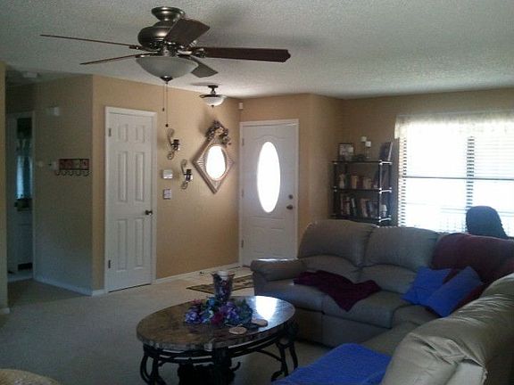 5th image of 504 E Waco St