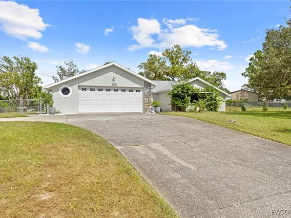 11717 Trumbull Dr, Spring Hill, FL 34609