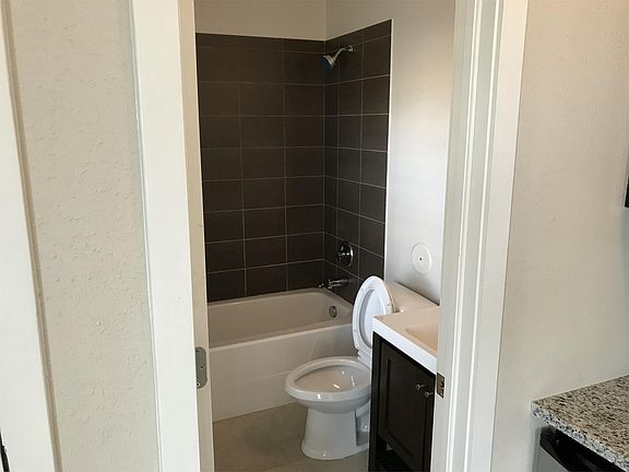 4th image of 6238 Escondido Dr