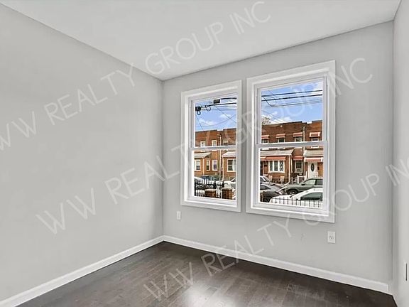 3rd image of 1050 E 220th St #B