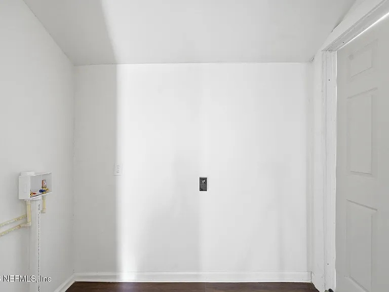 2344 W 18th St — Photo 13