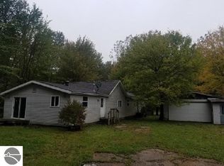 1696 S Nine Mile Rd, Midland, MI 48640