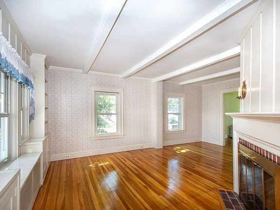 5th image of 10 Elmlawn Rd