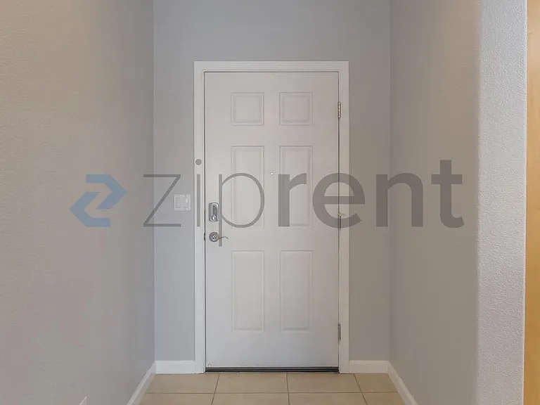 1465 Valley Glen Dr — Photo 3
