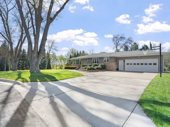 616 Elm Ave SE, Montgomery, MN 56069