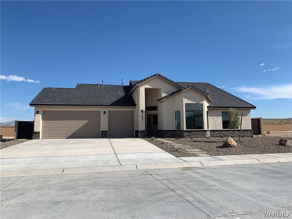 1st image of 1307 E Barbary Drive