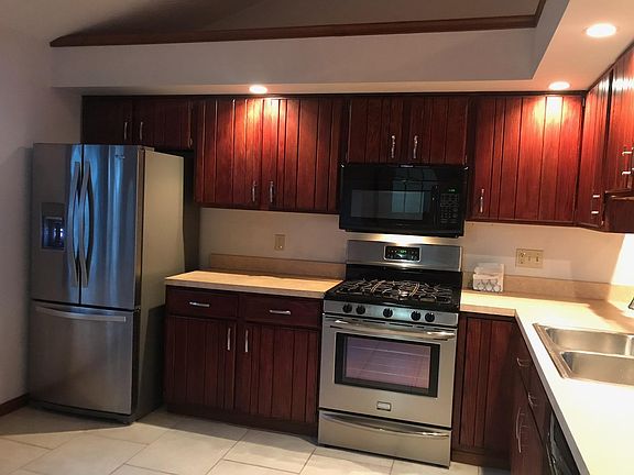 2nd image of 27510 Pineview Dr