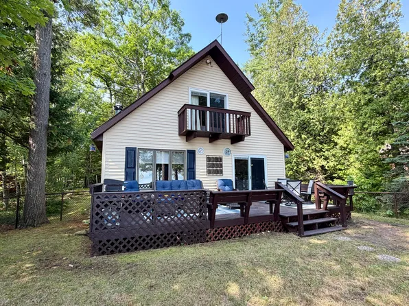 9474 W Us Highway 23, Mackinaw City, MI 49701