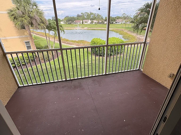 10010 Maddox Ln #216 — Photo 12
