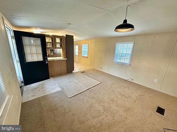 2nd image of 32 Park Ln