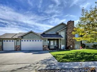 2510 Merlot Dr, Rapid City, SD 57701