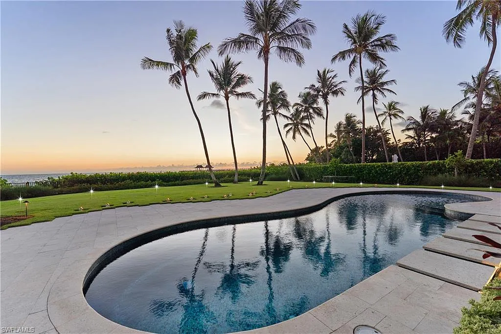 5 bed, 5.5 bath, 5789 sqft, $150,000 — Photo 2