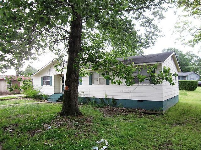 2nd image of 118 Autumn St