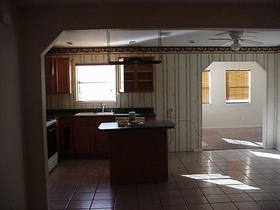 5th image of 321 McDonald St