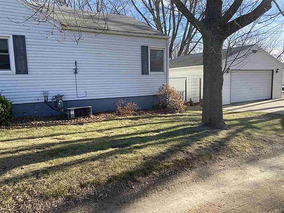 3rd image of 709 19th St