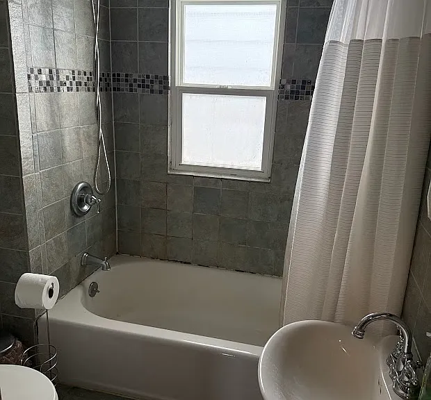 2819 W Lyndale St #2 — Photo 5