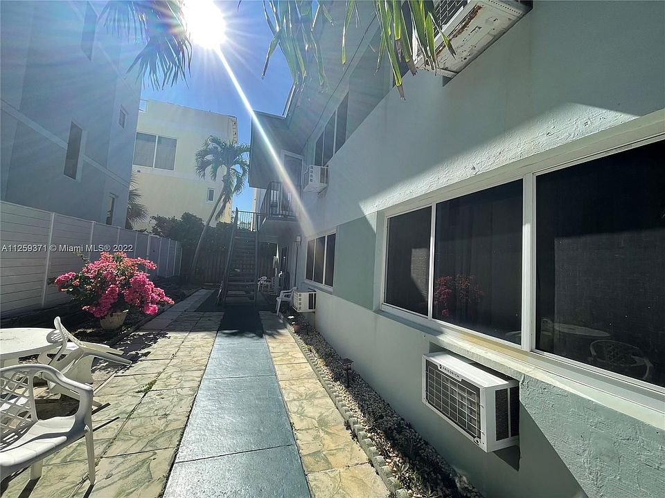 2nd image of 312 Elm St #1