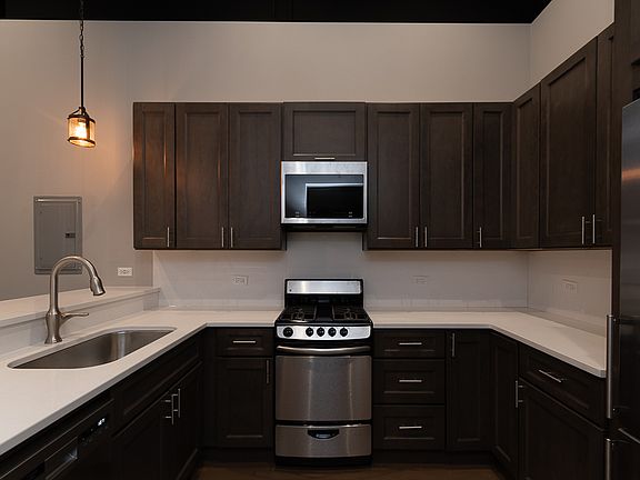 5th image of 4813 W Montrose Ave #F2