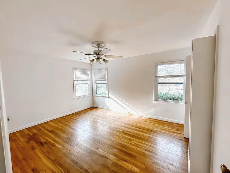 301 Randle Dr — Photo 10