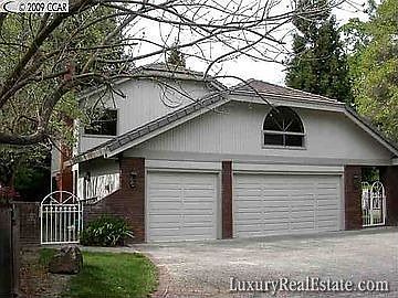 1st image of 39 Oakridge Ln