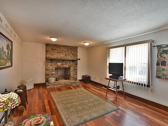 5th image of 88 Asher Ave