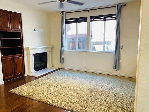 4th image of 381 Caravaggio Cir