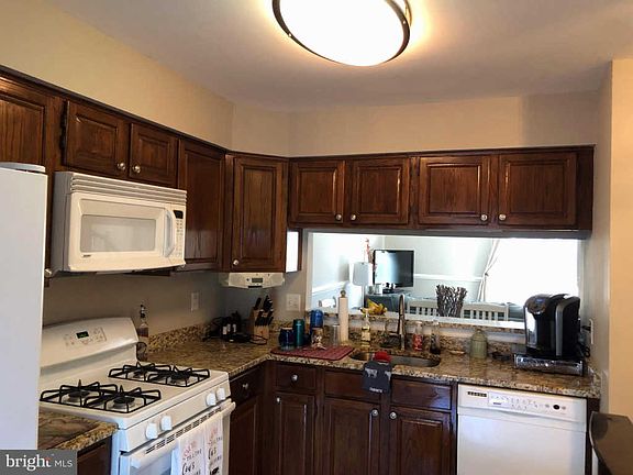 3rd image of 44007 Falmouth Ct