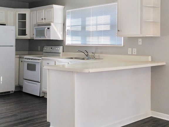 4th image of 1614 Queen Anne Way