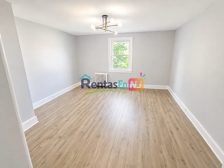 117 4th Ave #3 — Photo 1
