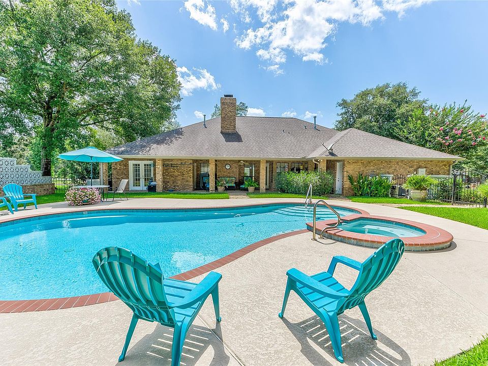 1st image of 113 Hawthorn Cir