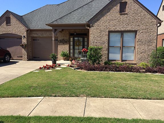 Front/ Yard of month